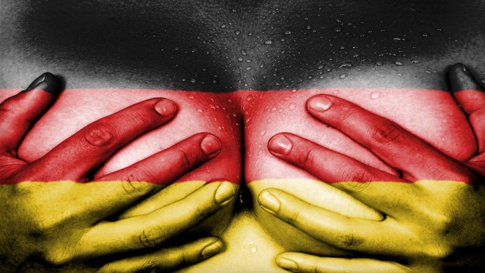 Deutsche Behörden zielen auf SexarbeiterInnen ab, die erwachsene Inhalte auf Twitter posten
