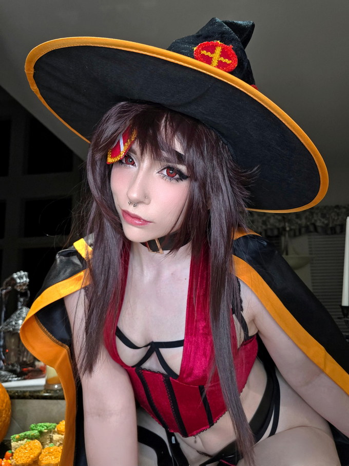 crimson kitten2